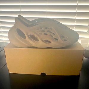 Yeezy Foamrunner “Mist”